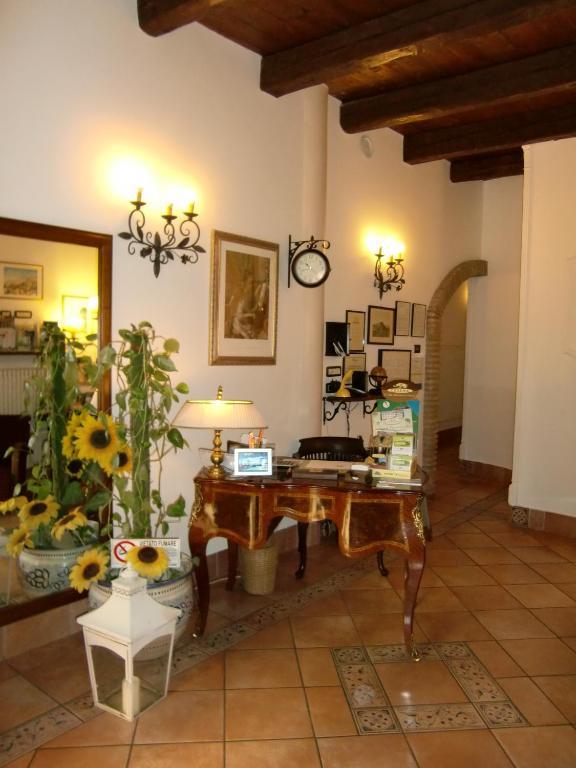 Mondo Antico B&B Чезена Экстерьер фото